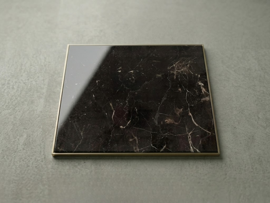Nero Marquina Marmor – tiefschwarz mit goldenen Adern für Trophäenständer